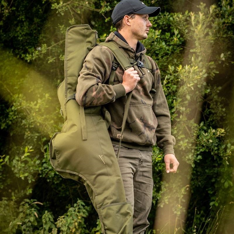 Daiwa Black Widow Rod Holdalls