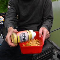 Dynamite Baits Shake 'N' Catch Colour & Flavour Enhancer 260g
