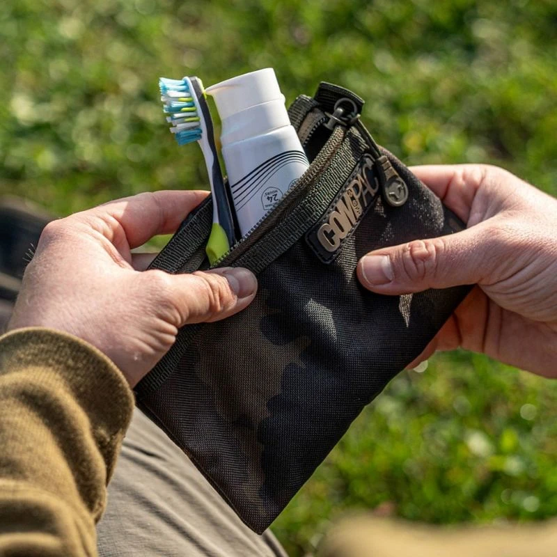 Korda Compac Dark Kamo Wallets