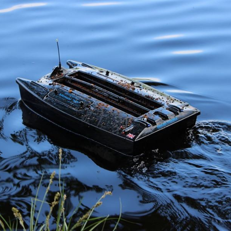 microcat bait boat